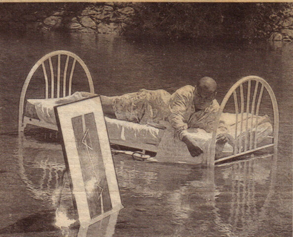 Floy, installation performance, Je dors sur l’eau qui dort 1