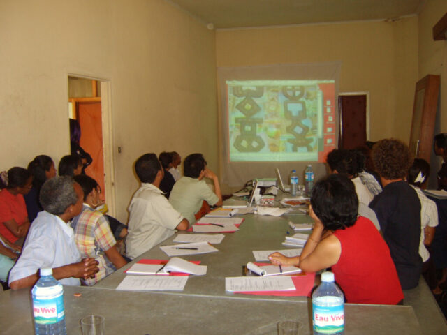 Elabakana Tana ateliers, Antananarivo, dec 2005